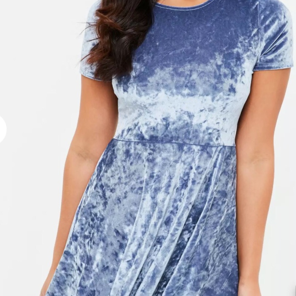NWT 🆕 Blue Velvet Short Sleeve Skater Dress